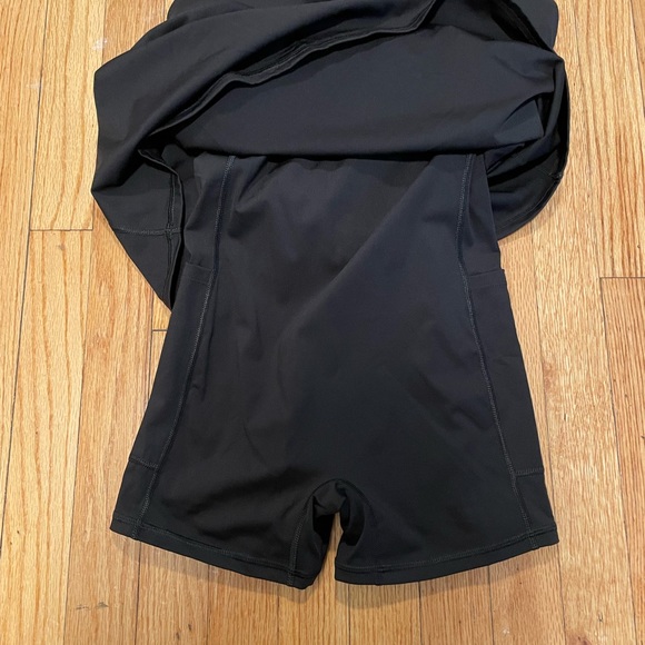 Iuga Black Workout Dress with Built-in-Shorts - Size M - Picture 3 of 6